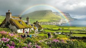 découvrez l'irlande comme jamais auparavant grâce à nos séjours et circuits tout compris. explorez les paysages enchanteurs de l'île verte, vivez des aventures inoubliables et plongez dans la richesse culturelle de cette destination unique.