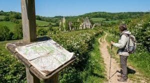 calcul itinéraire compostelle sur abbaye-valmont.fr : planifiez facilement votre marche vers saint-jacques-de-compostelle avec notre outil pratique et détaillé.