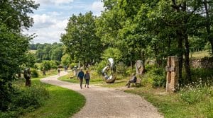 découvrez le parc des sculptures christian gad et daniel chhé, un espace unique où l'art rencontre la nature pour une balade artistique enrichissante et inspirante.