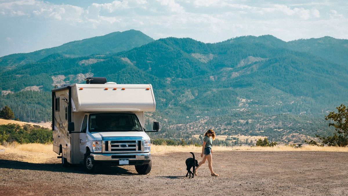 1200x680_210608_eco_camping_car_evgeny_vasenev_aurora_photos_getty